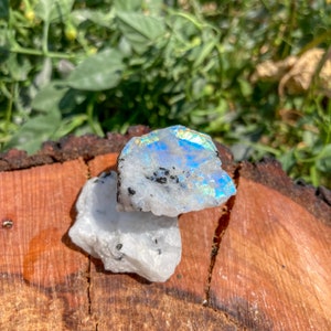 Pierre de lune arc-en-ciel brute / Cristal de pierre de lune bleue blanche brute / Pierre de lune de feu naturelle / Pierre de labradorite blanche / Nouvelle lune / Chakra de la couronne