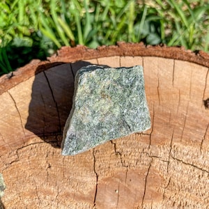 Raw Diopside Crystal / Rough Heart Chakra Stone / Relaxation / Cleansing / Emotions & Trauma Heal / Passion / Meditation / Longevity