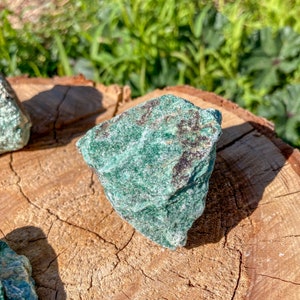 Cristal de fuchsite brut / Pierre de muscovite verte brute / Mica chromé / Amour / Compassion / Corps / Cœur / Âme / Méditation / Intelligence / Esprit