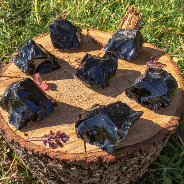 Raw Black Obsidian Crystal / Rough Stone / Base Chakra / Aura Cleanse / Protection / Grounding / Transformation / Metamorphoses / Negativity
