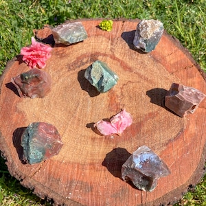 Rough Bloodstone Crystal / Raw Heliotrope Stone / Grounding / Energy & Aura Purification / Strength / Determination / Courage / Vitality