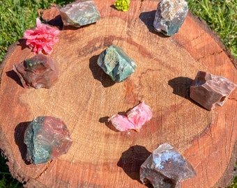 Rough Bloodstone Crystal / Raw Heliotrope Stone / Grounding / Energy & Aura Purification / Strength / Determination / Courage / Vitality