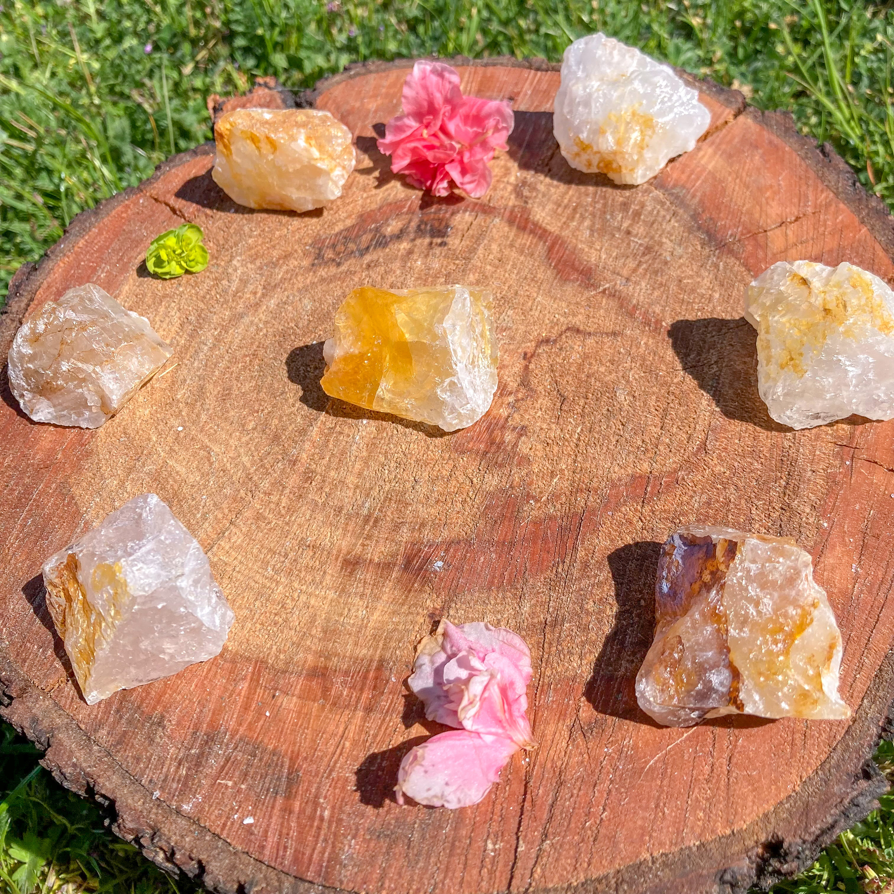 Rough Golder Healer Quartz Stone / Raw Hematoid Quartz Crystal / Grounding / Root Chakra / Balance / Stability / Amplification / Clarity