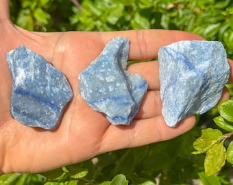 Rough Blue Quartz Crystal / Raw Natural Stone / Expression Crystal / Communication / Inner Awakening