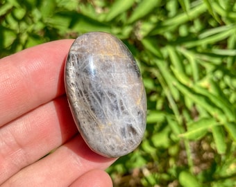 Black Moonstone Palm Stone / Natural Grey Palmstone Crystal / Crown Chakra / New Moon / New Beginnings / Pregnancy / Relationship Protection