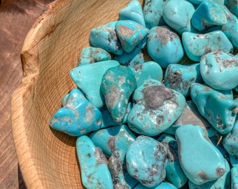 Tumbled Blue Turquoise Stone / Polished Untreated Natural Turquoise Crystal Gemstone / Throat Chakra / Third Eye Chakra / Blue Birthstone