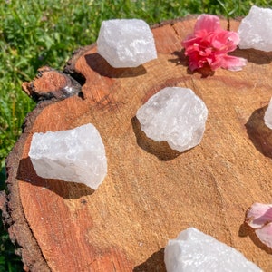 Rough Milky Quartz Crystal / Raw Snow Quartz Stone / White Quartz / Wisdom Stone / Aura Cleansing / Positive Experiences / Anxiety / Stress