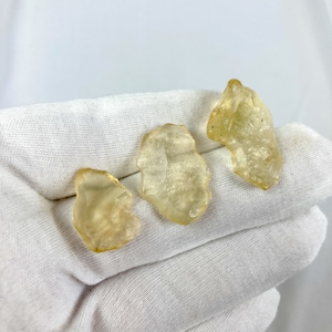 Libyan Desert Glass / Libyan Gold Tektite / Libyan Glass / Libyan Tektite / Raw Libyan Desert Glass / Natural Libyan Desert Crystal