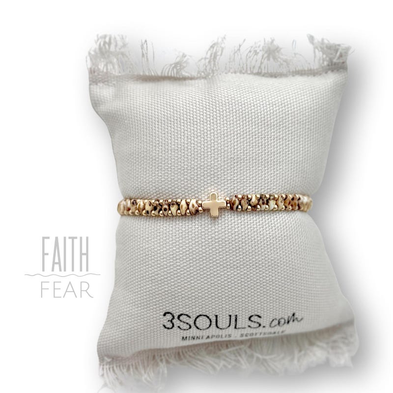ES Keep The Faith! Cross Cuff Bracelet main image 1