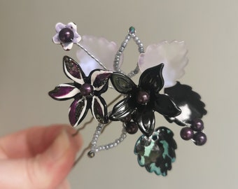 Clematis hair pin Powder black and plum hue floral grip Bridal hairpiece flower pin Clip grip Wildflowers headpiece Boho hairpins for woman