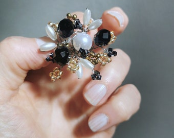 Black beaded hair bouquet Spiral hair clip Hair brooch Floral hair jewelry Bride hair accessory Flower girl dainty hair grip