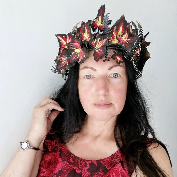 Brennender Efeu Haarranke fr Halloween Hell und blutgetrocknet trocken  Kranz Fasching trocken grnkranz schwarz rot Flammenkopf Circlet  Kopfschmuck - Etsy.de