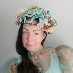 Ocean queen crown of fake flowers Art Deco crown wildflowers bridal tiara crown Floral wirework head piece for woman Unique photoshoot
