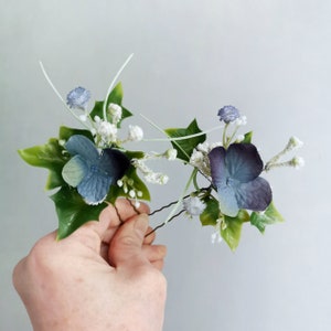 Forcine floreali blu nebbiose Perni di fiori per capelli da sposa Clip per capelli per respiro del bambino Copricapo di ortensie Forcine per capelli Boho per donna Tiara da damigella d&#39;onore