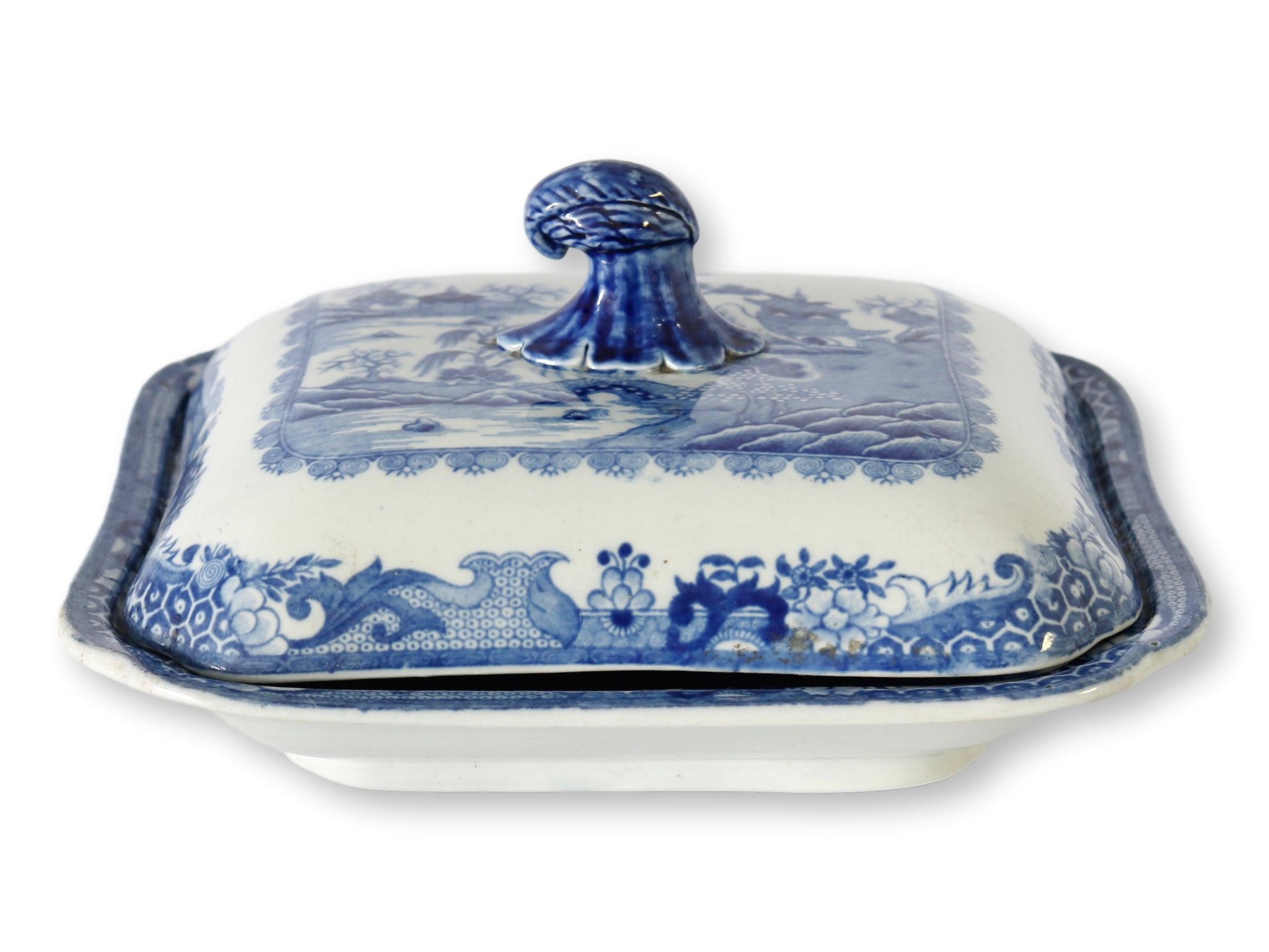 1820s English Pearlware Willow Tureen