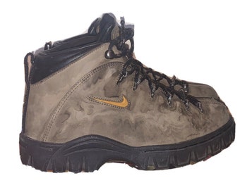 nike acg boots size 7