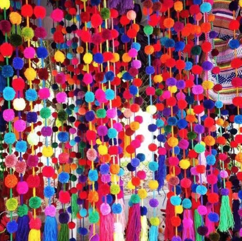 Mexikansk pompongirland, Fiesta Colors, handgjord dekoration (1,5 m) bild 1