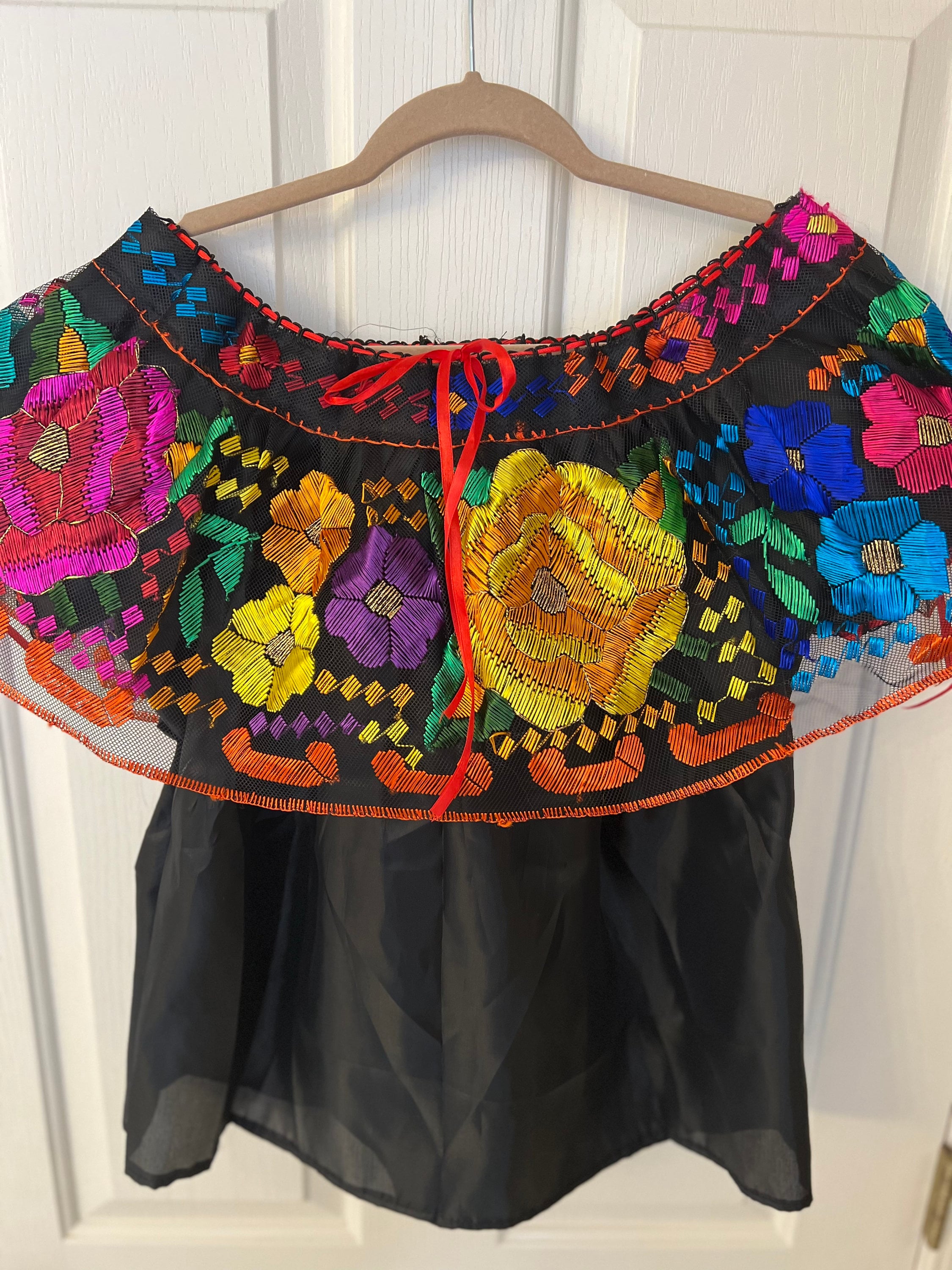 Espacios seguros para la comunidad LGBTQ+ en El Salvador, image size:2250x3000