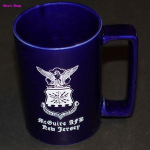 McGuire AFB New Jersey Becher, Kaffeetasse der US-Luftwaffe, amerikanisches Militär, USA, miligrane Erinnerungsstücke, große schwere blaue Kaffeetasse