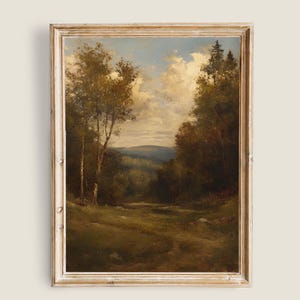 Puede incluir: Una pintura al óleo enmarcada que representa una escena de paisaje con un bosque en primer plano y una cordillera en el fondo. La pintura presenta una variedad de árboles, incluidos pinos, robles y arces, y el cielo es de un azul suave con nubes blancas esponjosas.