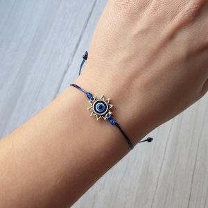 Evil eye bracelet. Protection bracelet. Blue evil eye charm. Adjustable friendship bracelet