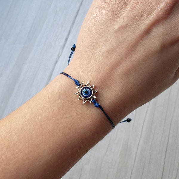 Evil eye bracelet. Protection bracelet. Blue evil eye charm. Adjustable friendship bracelet