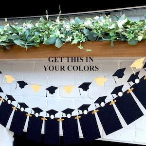 2026 Graduation Photo Banner: Black & Gold Party Decor