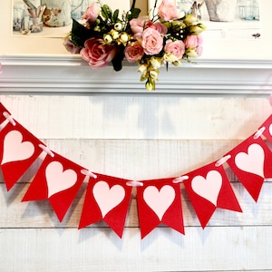 Valentines Day Heart Banner: Red & Pink Cardstock Garland