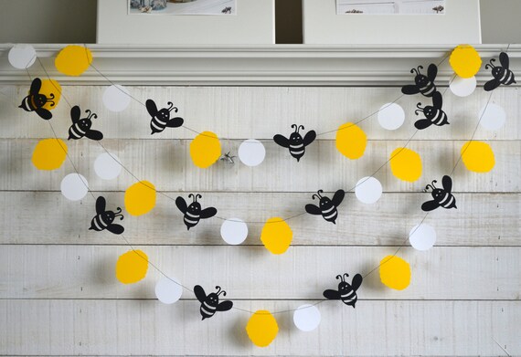 bee nursery decor
