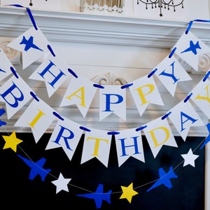 Banner de cumpleaños de Blue Angels, feliz cumpleaños, banner de cumpleaños militar azul, avión y nube, Marina de EE. UU., amarillo y azul