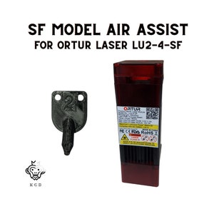 Puede incluir: Un sistema de asistencia de aire para un láser Ortur, con el texto "SF MODEL AIR ASSIST FOR ORTUR LASER LU2-4-SF". La imagen muestra un soporte negro impreso en 3D y un módulo láser rojo con información del producto.