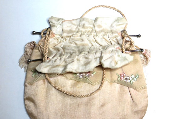 Pale Pink Fabric Purse with Embroidered Flowers, … - image 5