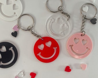 Heart Eyes Keychain - Retro Smiley Face Keychain - Valentine's Day Gift for Her - Valentine's Day Gift for Him