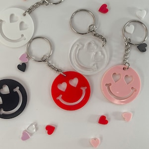 Heart Eyes Keychain - Retro Smiley Face Keychain - Valentine&#39;s Day Gift for Her - Valentine&#39;s Day Gift for Him