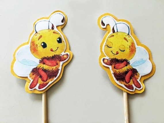15 HONEY BEES EDIBLE Sugar Cupcake or Cake Toppers Bee Decorations for Party  Desserts, Birthdays, Spring Themed Party 
