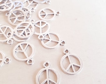 30 x Kleine Peace Anhänger zum Basteln Schmuckherstellung Frieden Freiheit Geschenkdeko Handarbeit Hobby Charms Silber 15mm