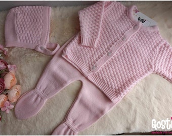 3-piece birth set of knit pants with vest and an adorable crush