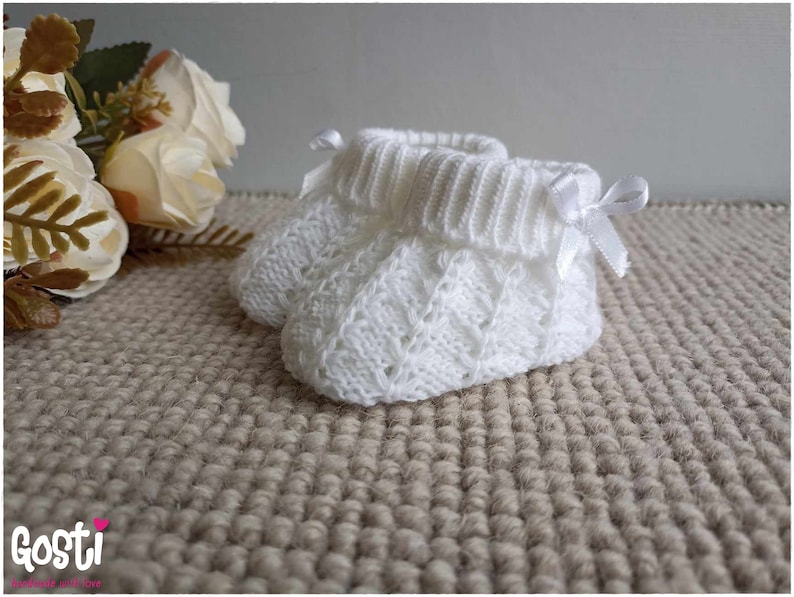 Chausson bébé en tricot avec petit lacet satin en 10 couleurs taille unique adorable cadeau de naissance Blanc