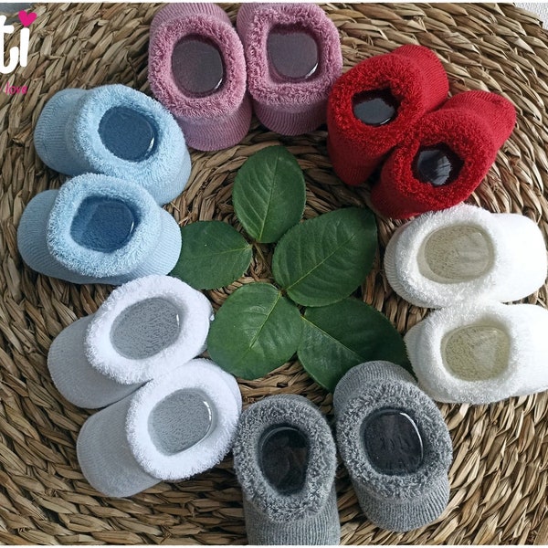 Chaussettes nouveau-né en coton confortables et chaudes pour votre bébé indispensable valise maternité