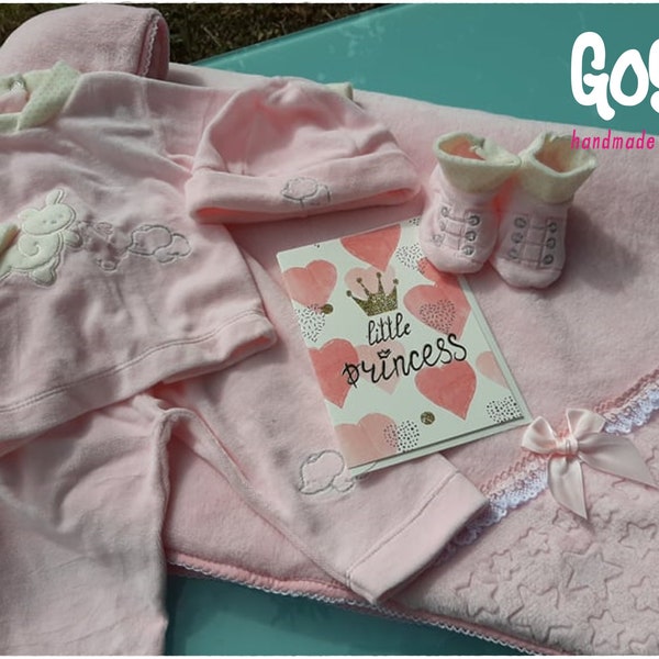 Coffret de naissance 5 pièces pyjama bébé pull pantalon bonnet et chaussures couverture + carte de vœux 'Little Princess' à personnaliser