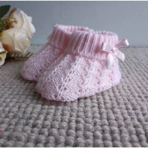 Chausson bébé en tricot avec petit lacet satin en 10 couleurs taille unique adorable cadeau de naissance Rose Clair