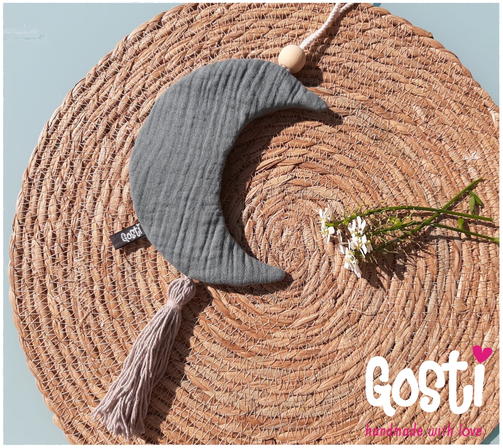 Décoration Murale Lune Bleue en Coton Double Gaze Bio Pour Décoration Chambre Enfant ou Autre Pièce 