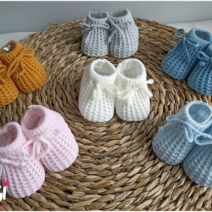 Knitted baby slipper with small decorative lace in 6 colors, one size, adorable birth gift