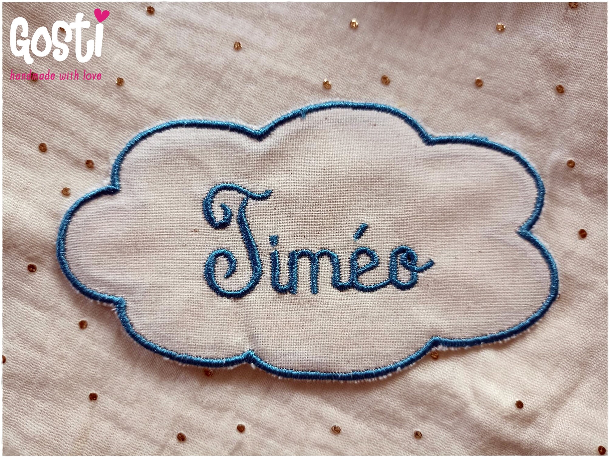 Tapis prénom nuage personnalisable - La Malle aux Trésors