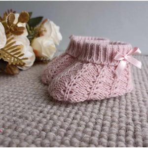 Chausson bébé en tricot avec petit lacet satin en 10 couleurs taille unique adorable cadeau de naissance Vieux Rose