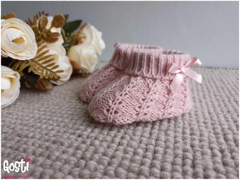 Chausson bébé en tricot avec petit lacet satin en 10 couleurs taille unique adorable cadeau de naissance Vieux Rose