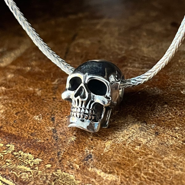 Pendentif tête de mort en argent 925. Collier homme en argent véritable. Bijoux pour homme. Cadeau pour lui. Pendentif rock punk en argent.