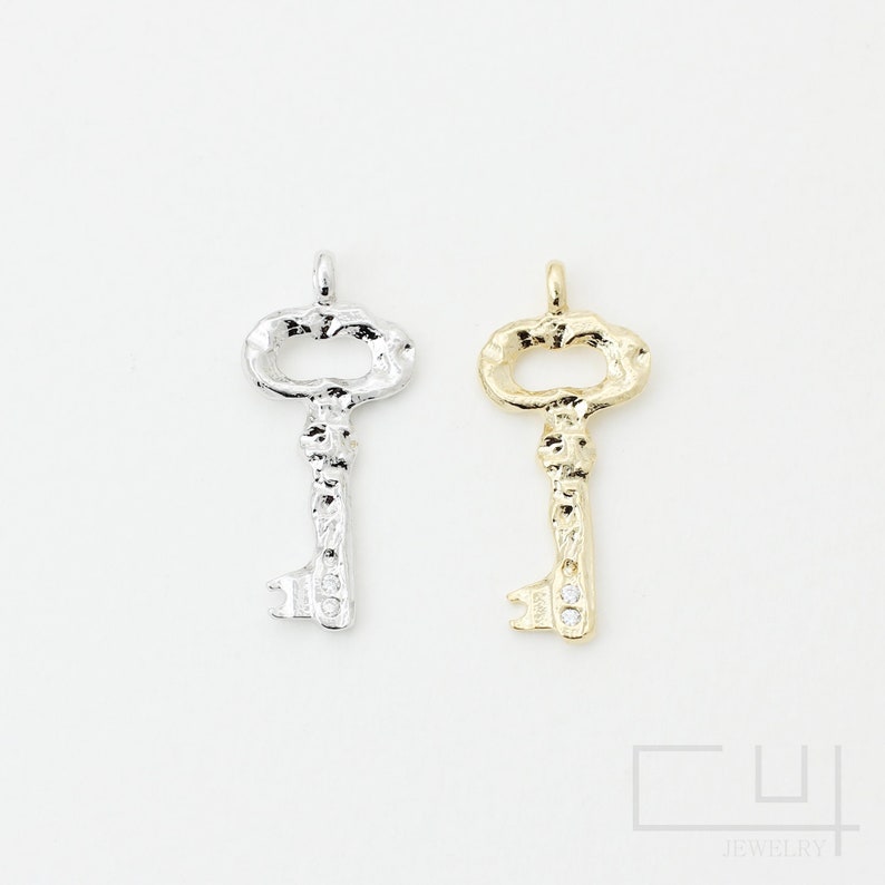1pcs/QP0087/ Hammered Key Pendant, Lucky Key, Earrings pendant, Bracelet Charm, Necklace Pendant, Polished Gold/Rhodium-Plated image 1
