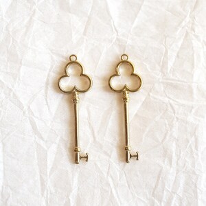 2pcs/P0128/ Clover Key Pendant, Earring Pendant, Necklace Pendant, Bracelet Charm, Polished Gold/Rhodium-Plated, Jewelry Making