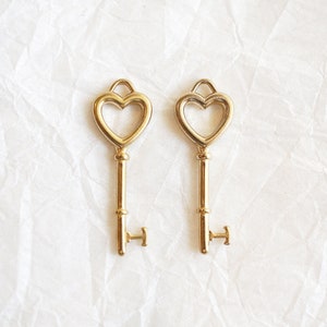 2pcs/P0127/ heart key pendant, Earring Pendant, Necklace Pendant, Bracelet Charm, Polished Gold/Rhodium-Plated, Jewelry Making